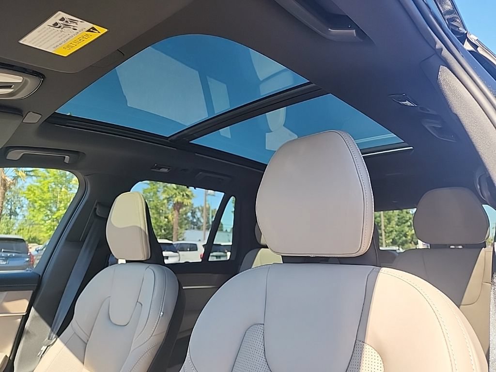 New 2026 Volvo XC90 T8 Ultra w/ Protection Package AWD/4WD image 14