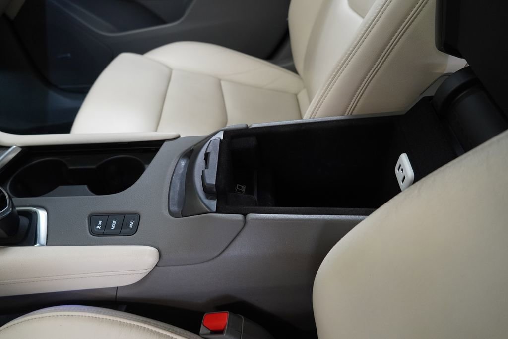 Used 2017 Cadillac XT5 Premium Luxury w/ Advanced Security Package AWD/4WD image 25