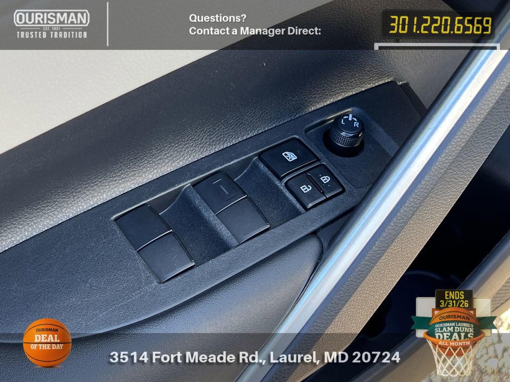 Used 2024 Toyota Corolla Cross L image 9