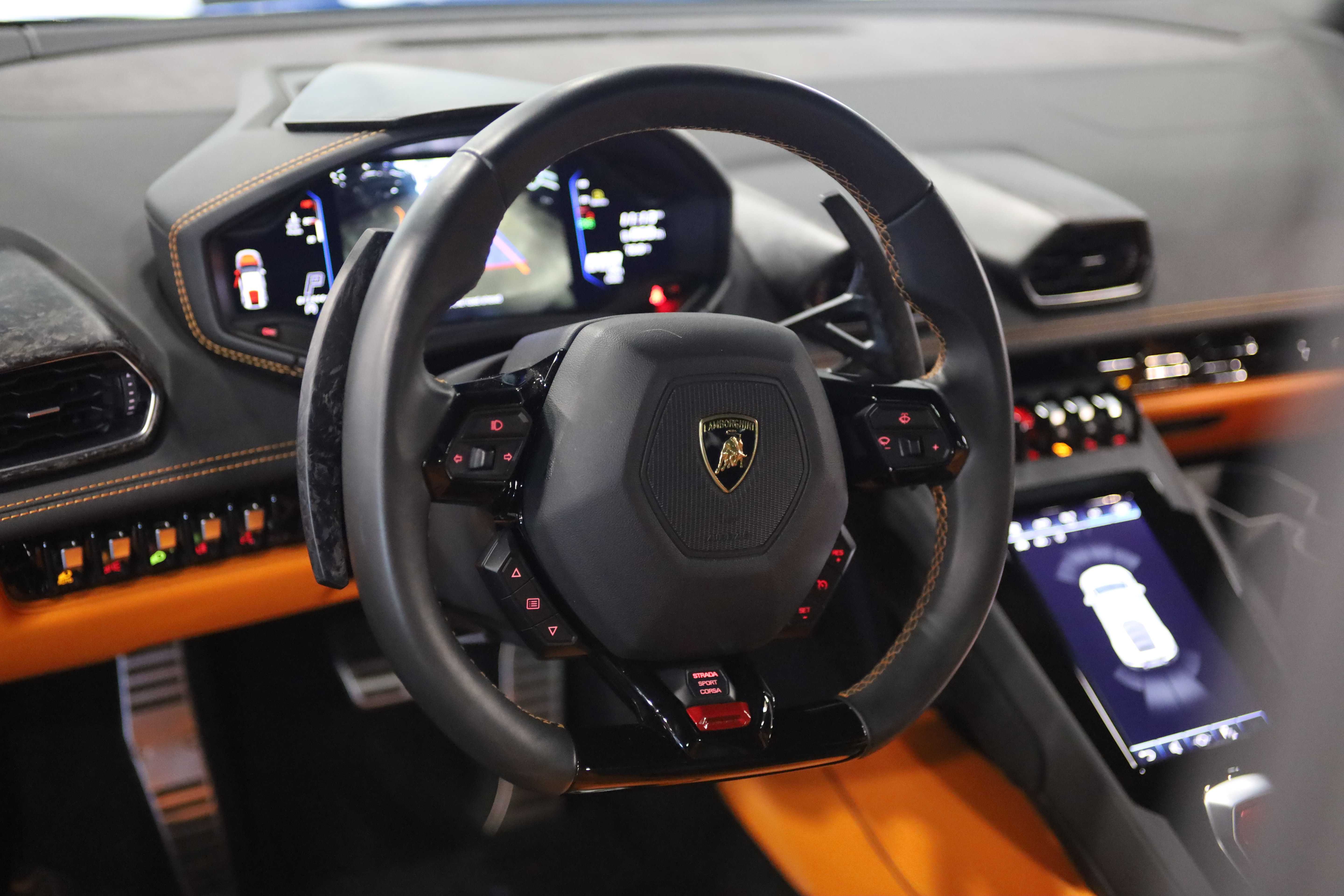 Used 2020 Lamborghini Huracan EVO RWD image 27