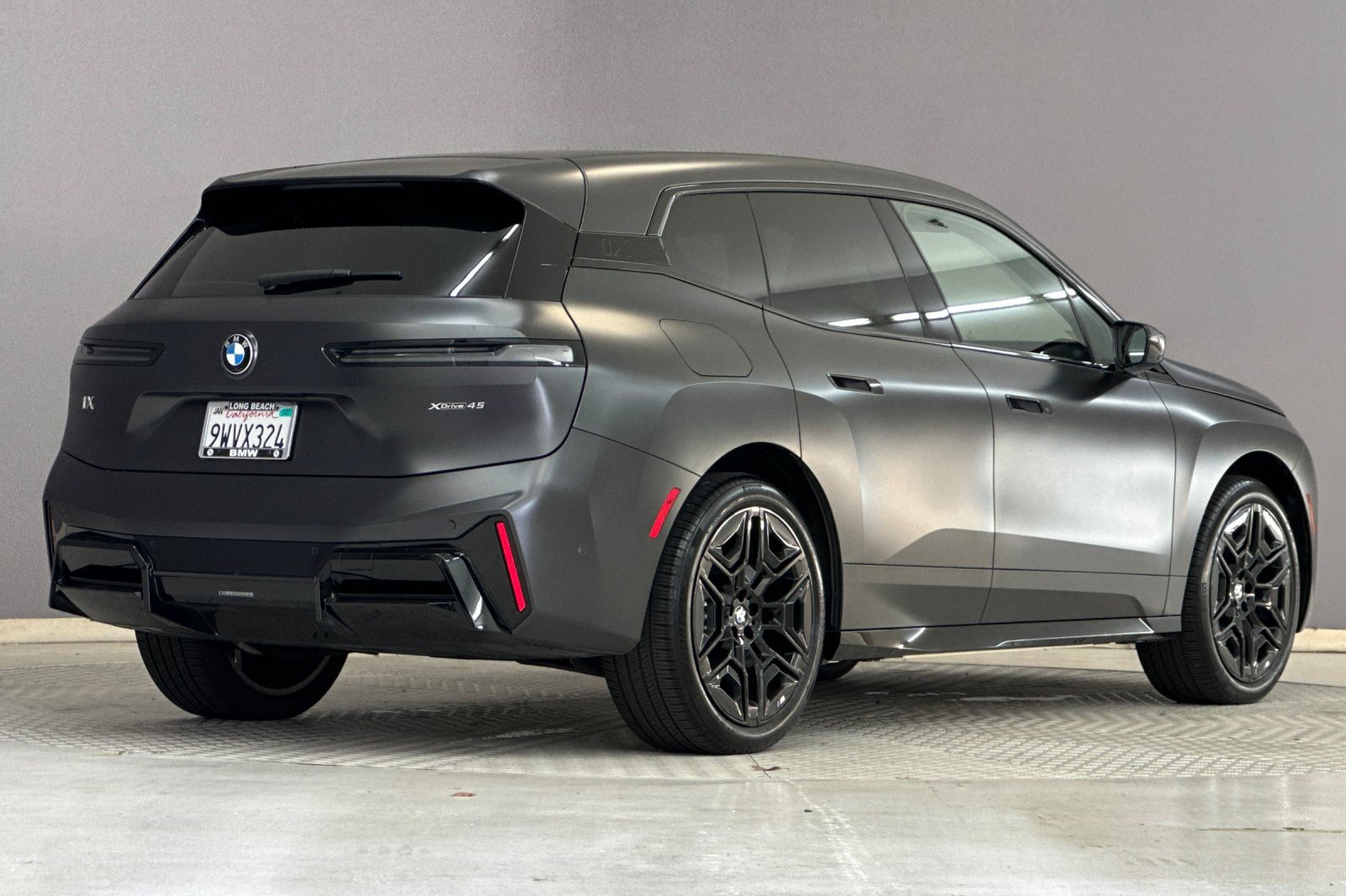 Used 2026 BMW iX xDrive45 w/ M Sport Package AWD/4WD image 9