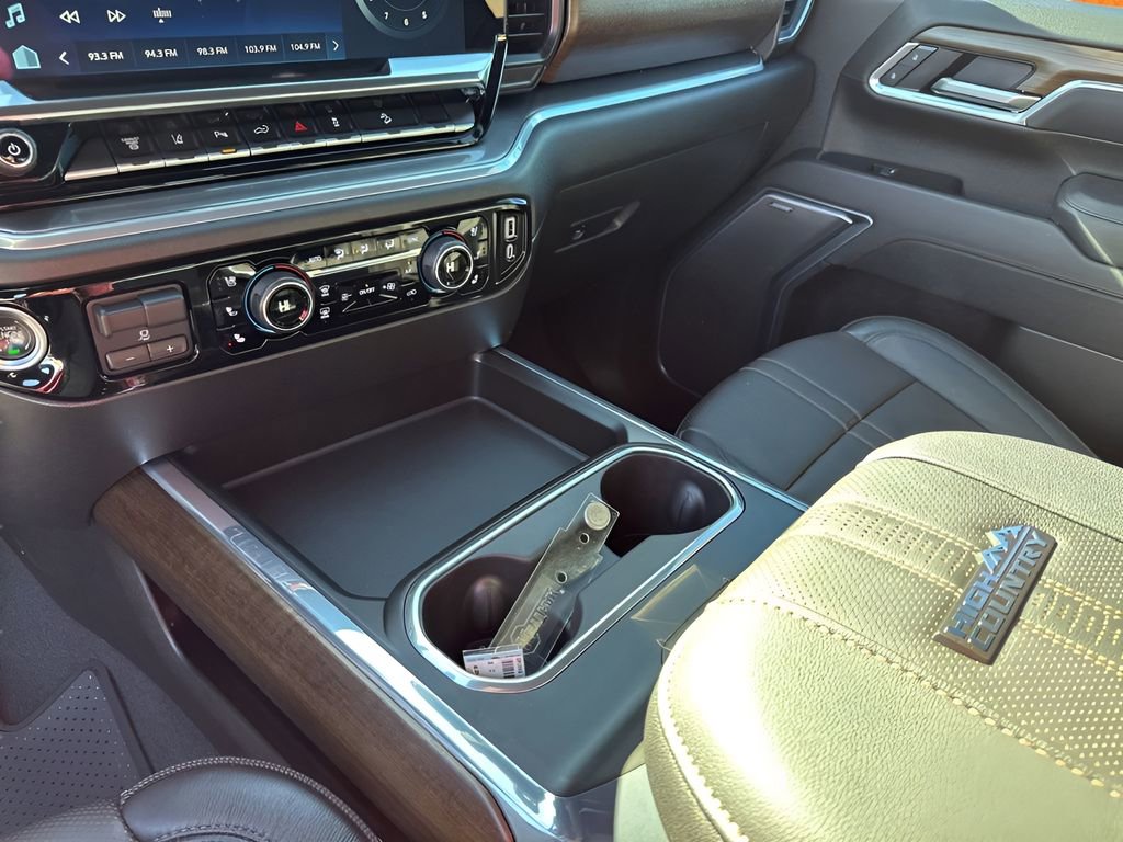 Used 2025 Chevrolet Silverado 2500 High Country w/ High Country Premium Package image 36