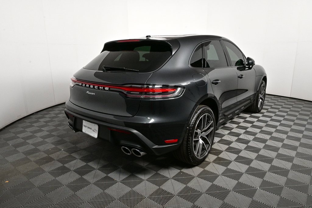Certified 2025 Porsche Macan image 29