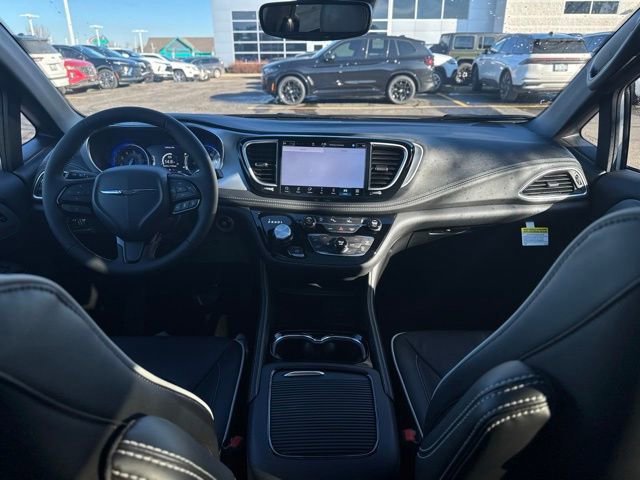 New 2026 Chrysler Pacifica Limited w/ S Appearance Package image 27