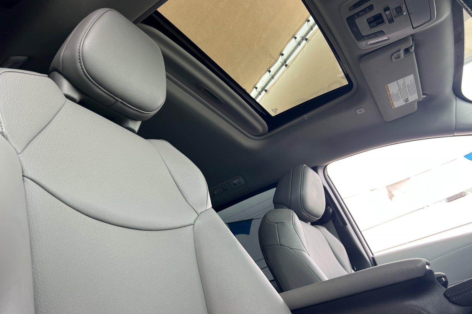 Certified 2025 Toyota Sienna XLE FWD image 18