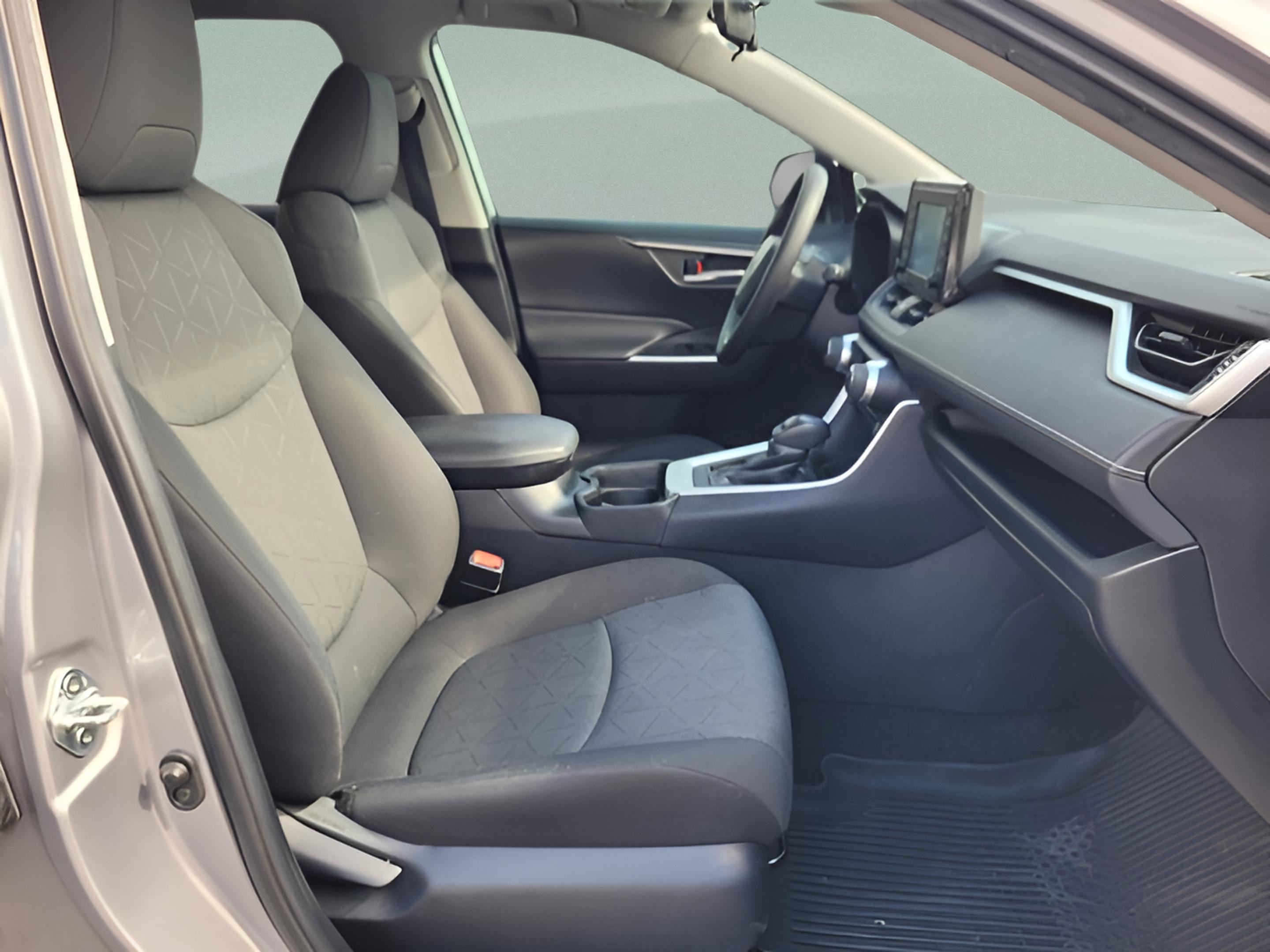 Certified 2021 Toyota RAV4 XLE image 19