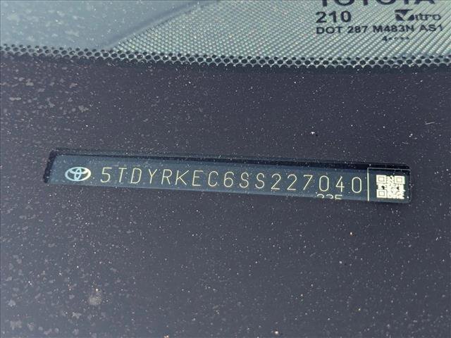 Used 2025 Toyota Sienna XLE image 25