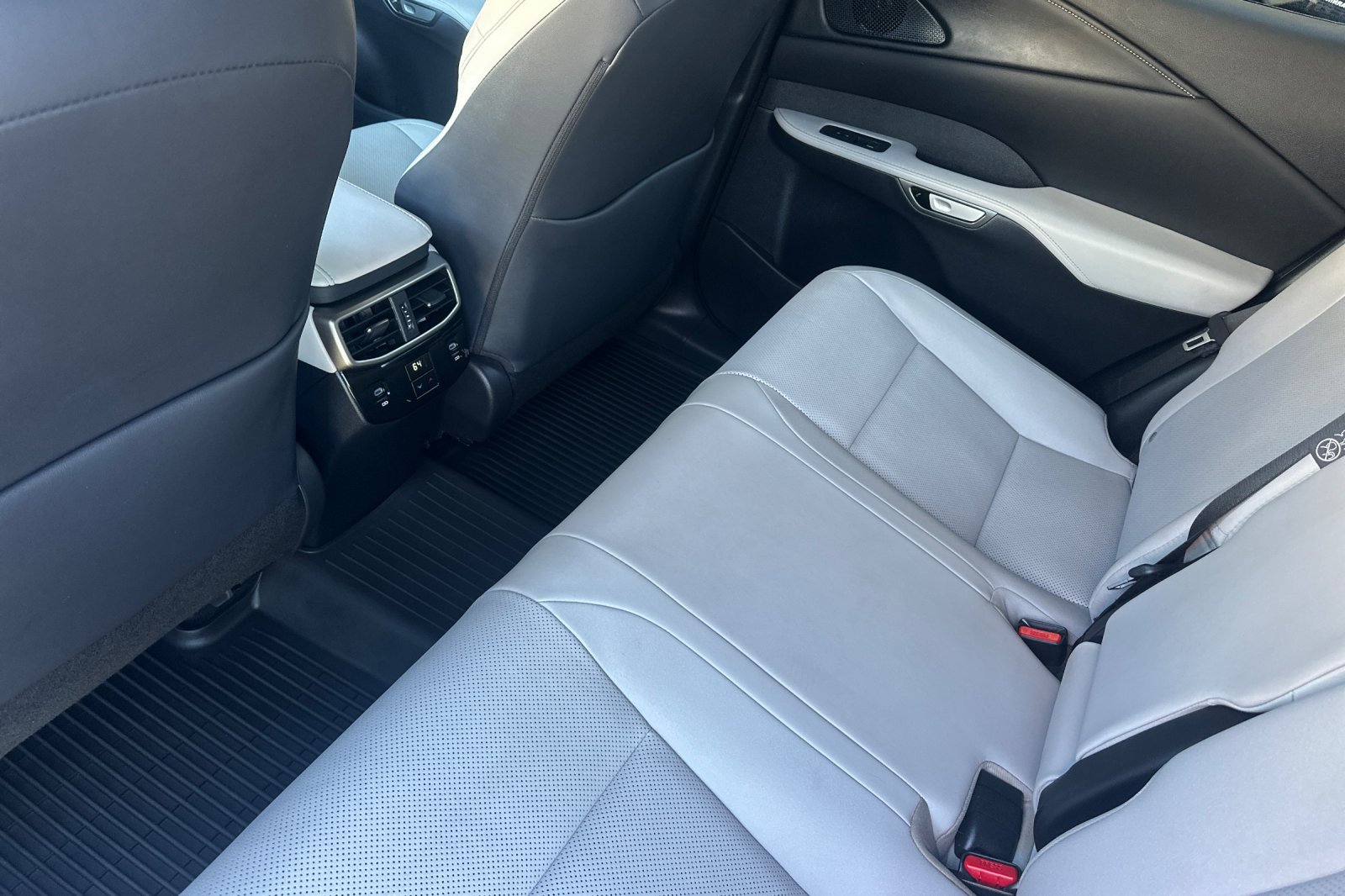 Used 2024 Lexus RX 350 Premium w/ Accessory Package (Z1) FWD image 27