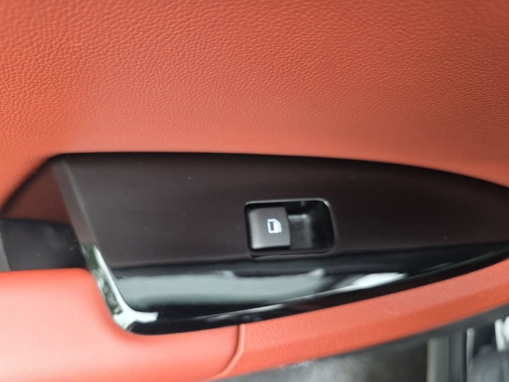 Used 2023 Kia Sportage SX FWD image 30