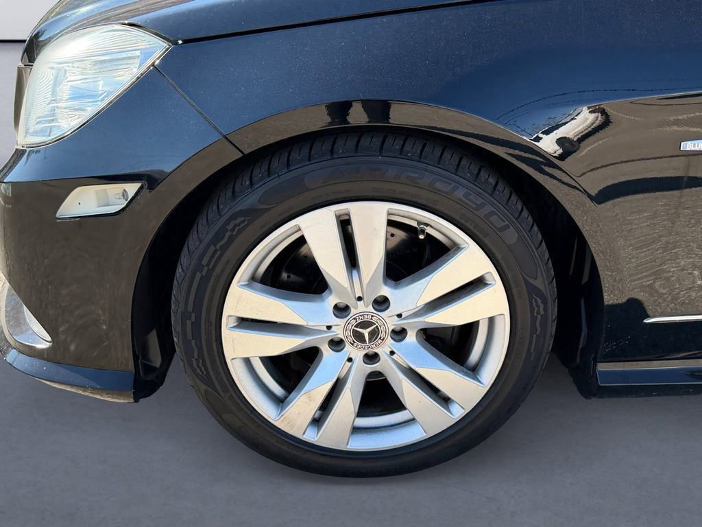 Used 2011 Mercedes-Benz E 350 BlueTEC Sedan image 9