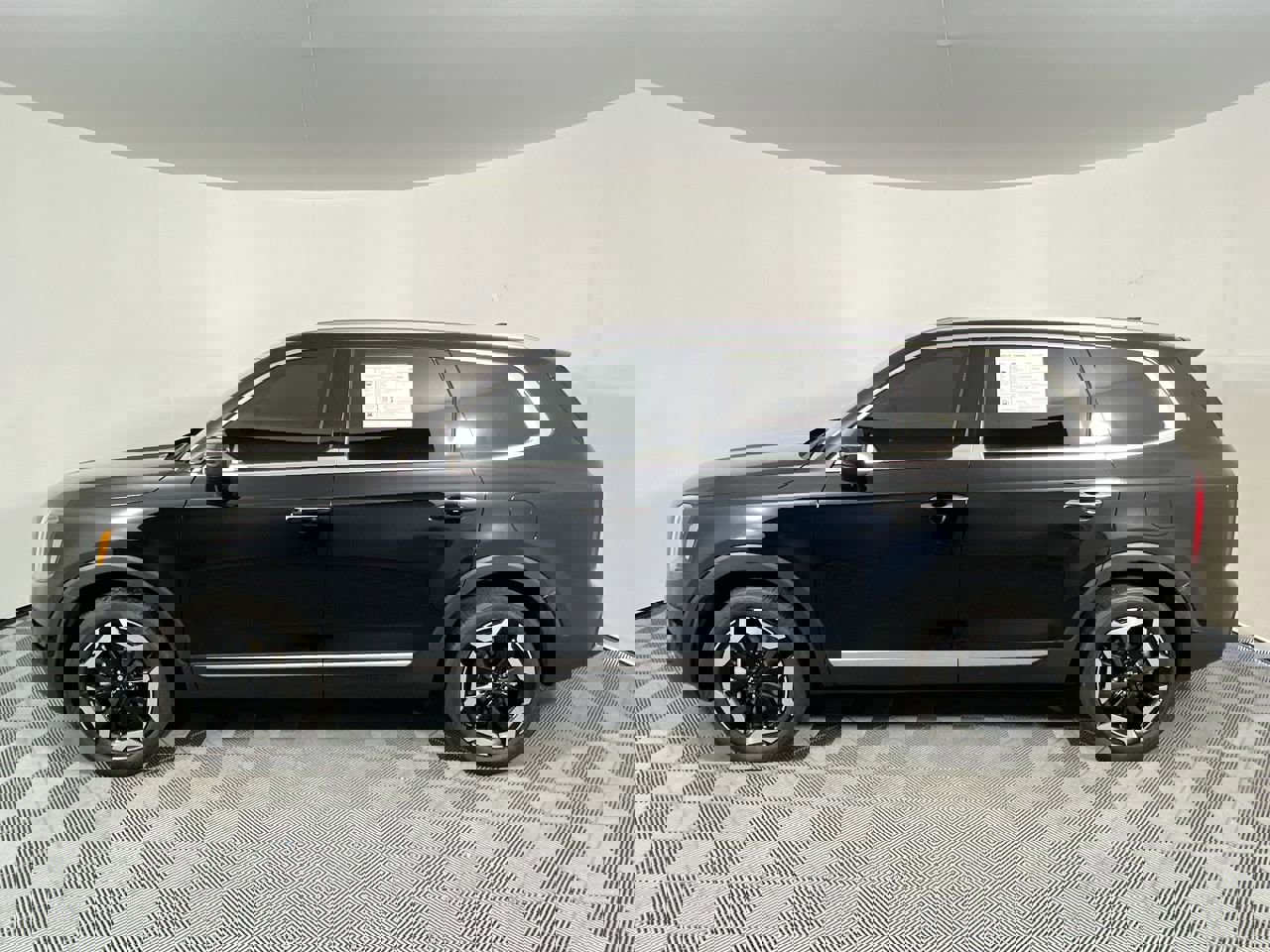 Used 2025 Kia Telluride S image 7