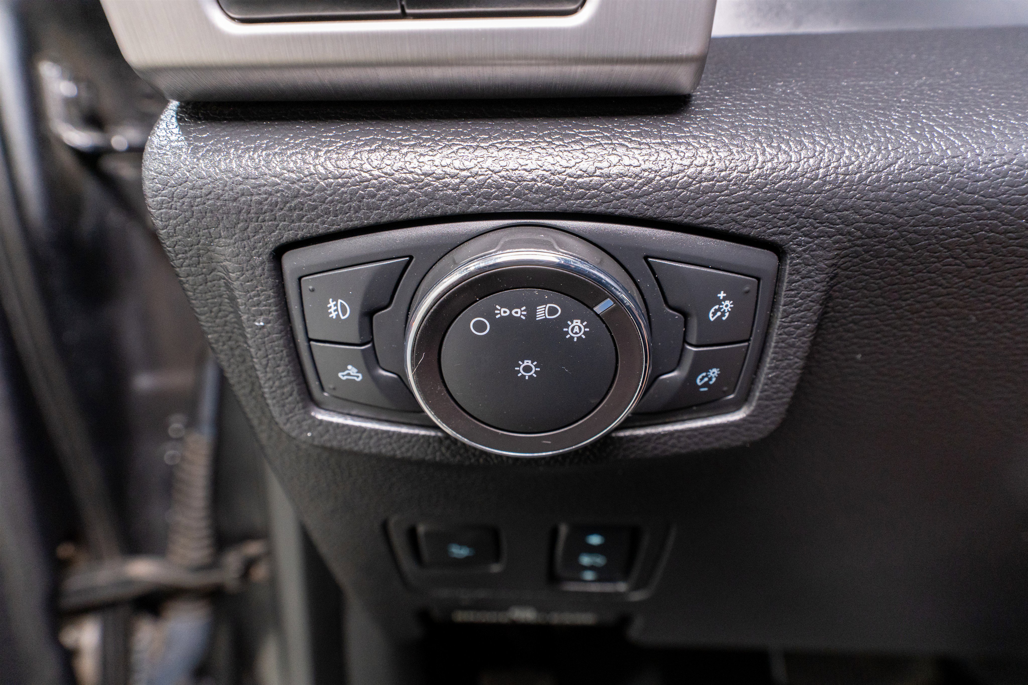 Used 2018 Ford F250 Platinum w/ Platinum Ultimate Package AWD/4WD image 36