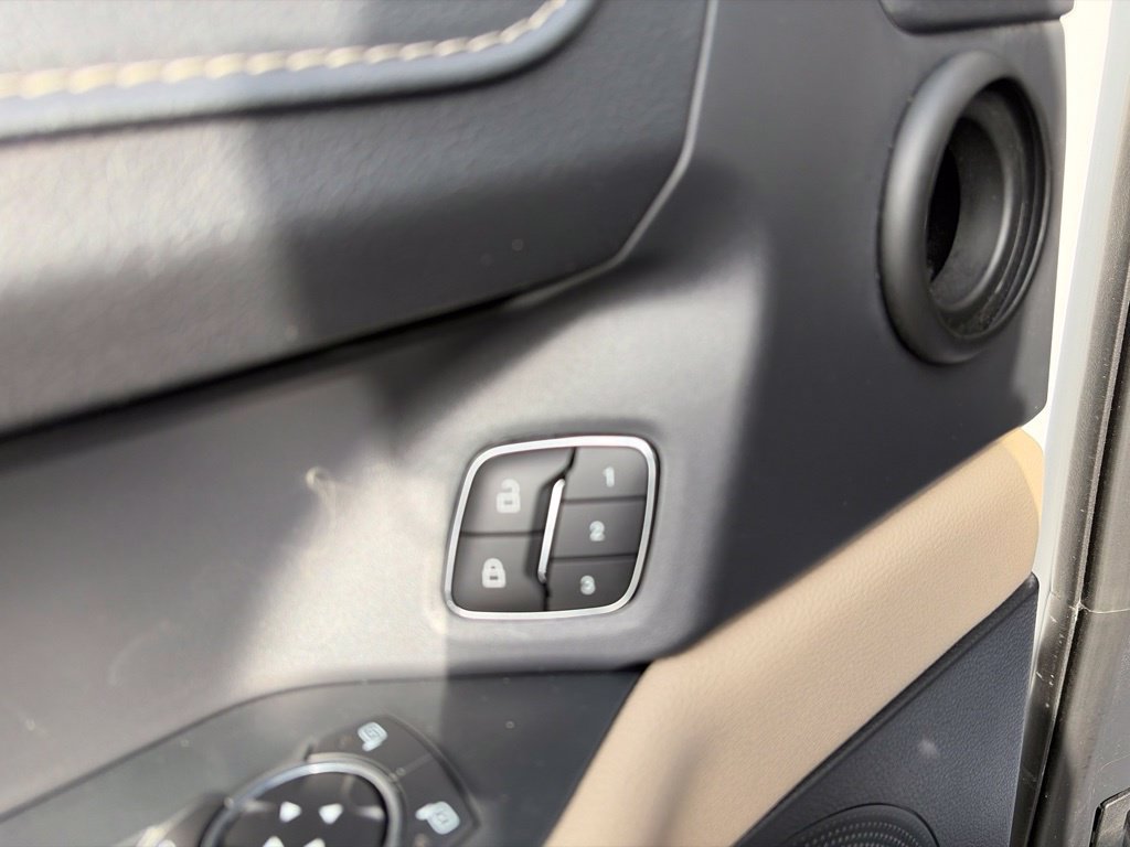 Used 2024 Ford Expedition Max Limited AWD/4WD image 12