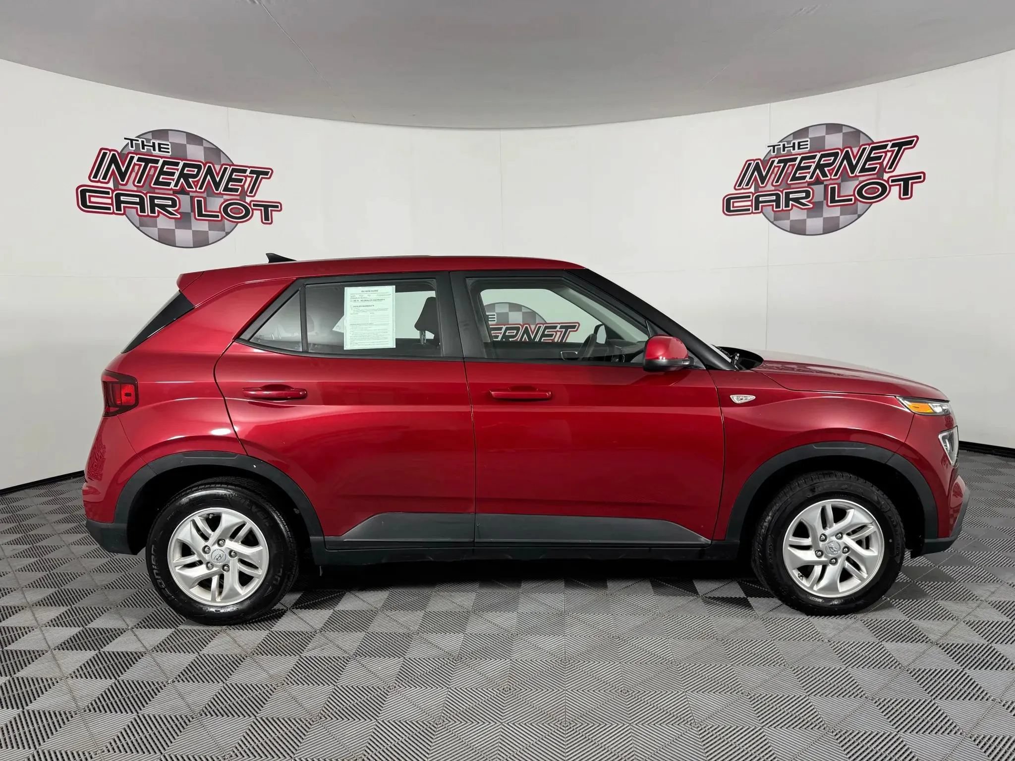 Used 2022 Hyundai Venue SE w/ Cargo Package FWD image 15