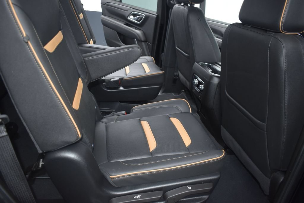 Used 2024 GMC Yukon AT4 w/ Technology Package AWD/4WD image 23