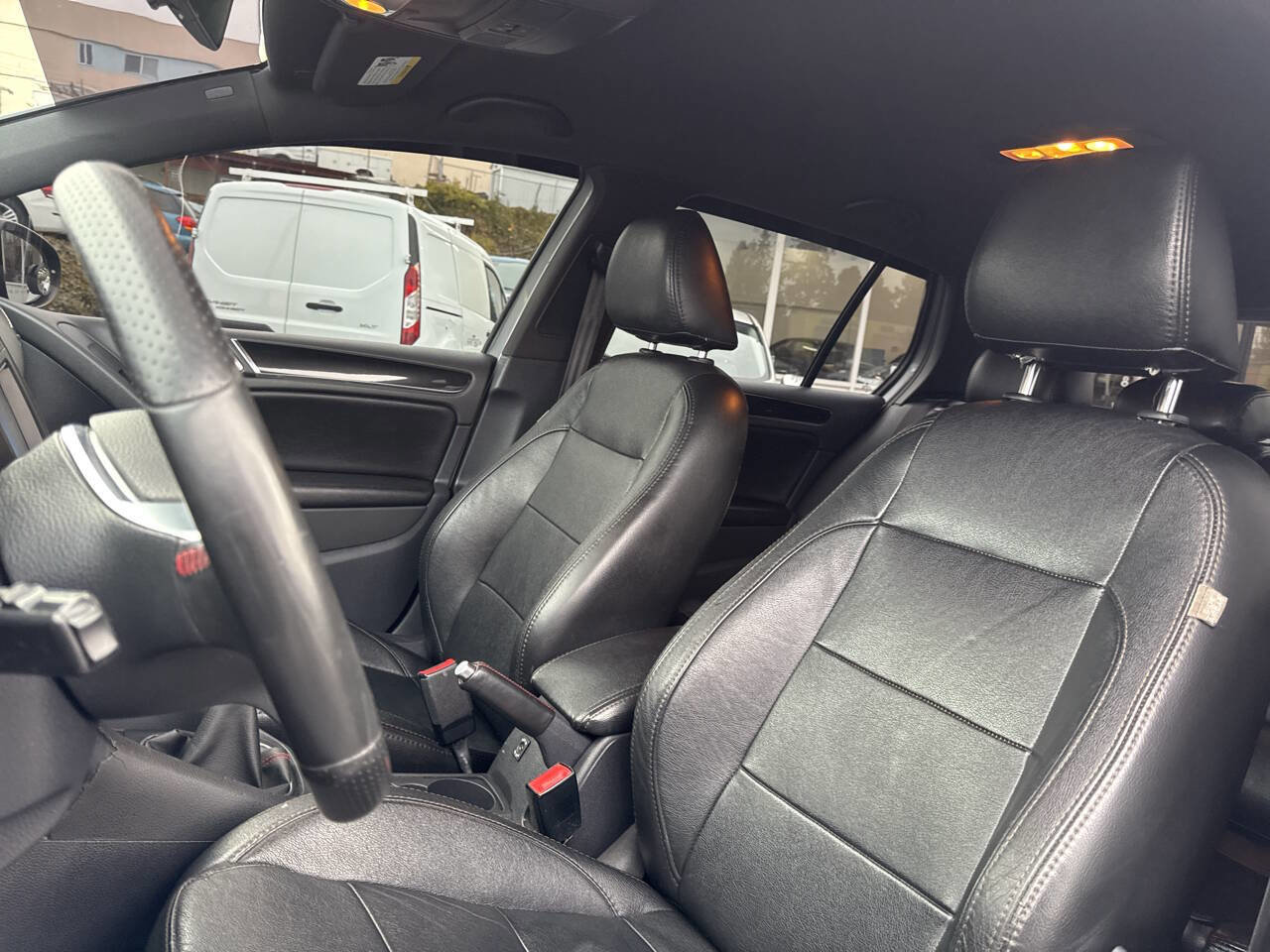 Used 2012 Volkswagen Golf 4-Door image 29