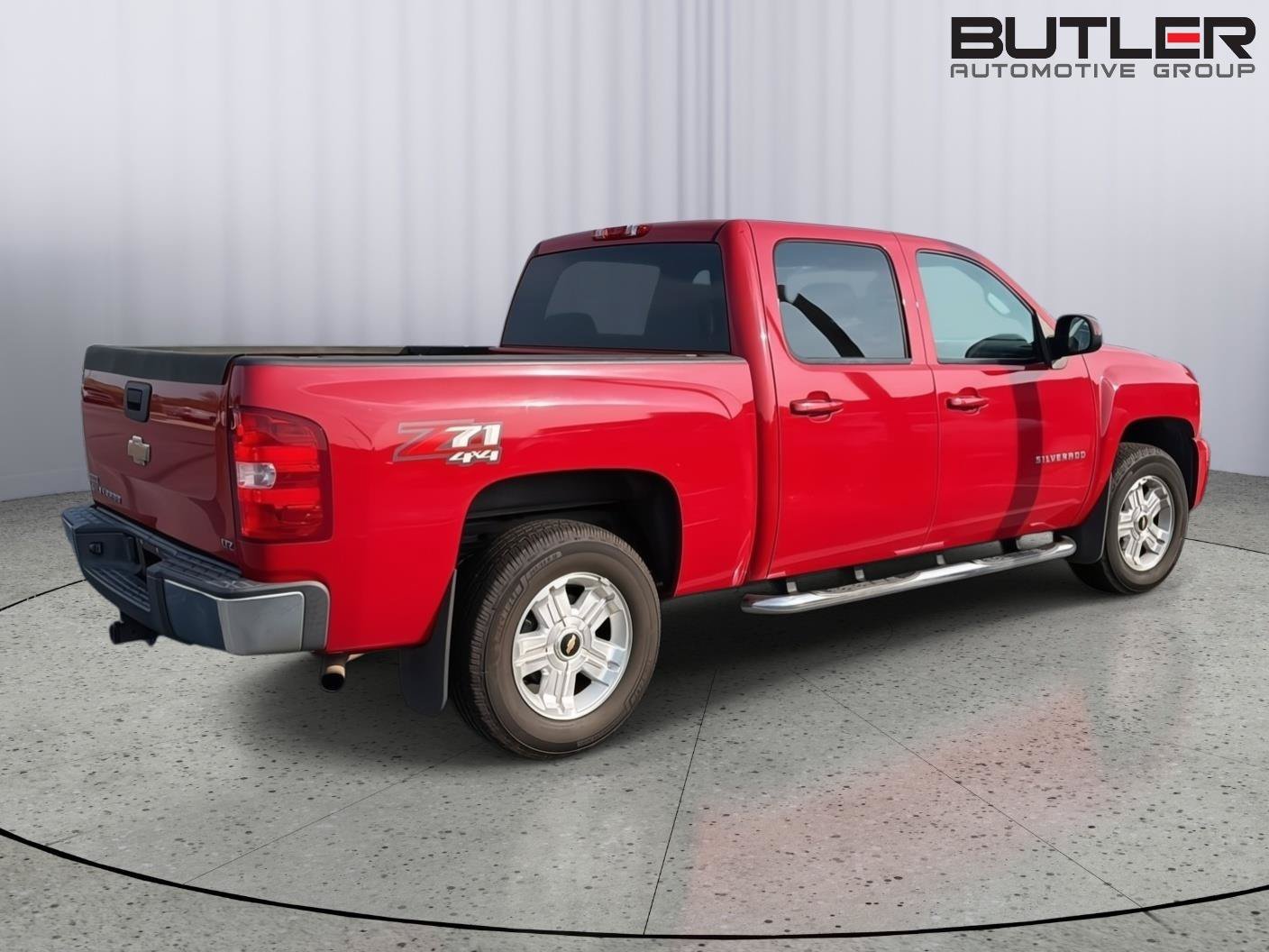 Used 2011 Chevrolet Silverado 1500 LTZ w/ Z71 Appearance Package AWD/4WD image 7