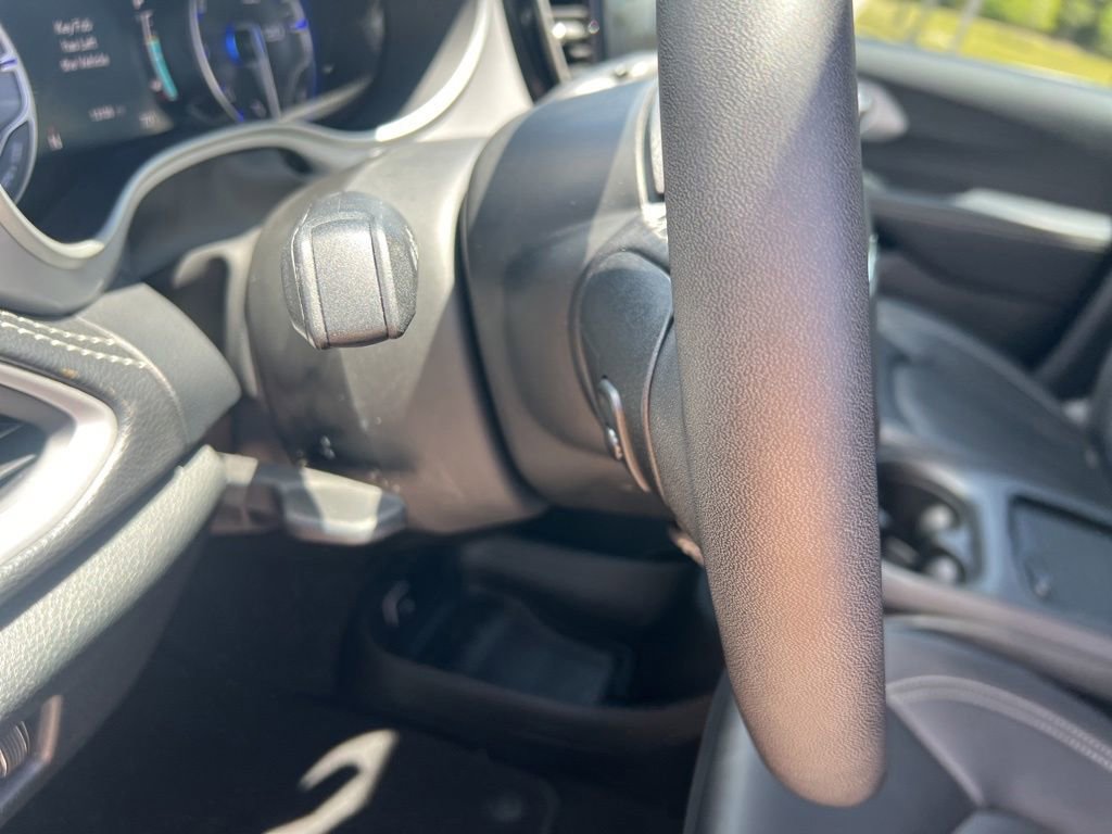 Used 2024 Chrysler Pacifica Touring-L w/ S Appearance Package FWD image 57
