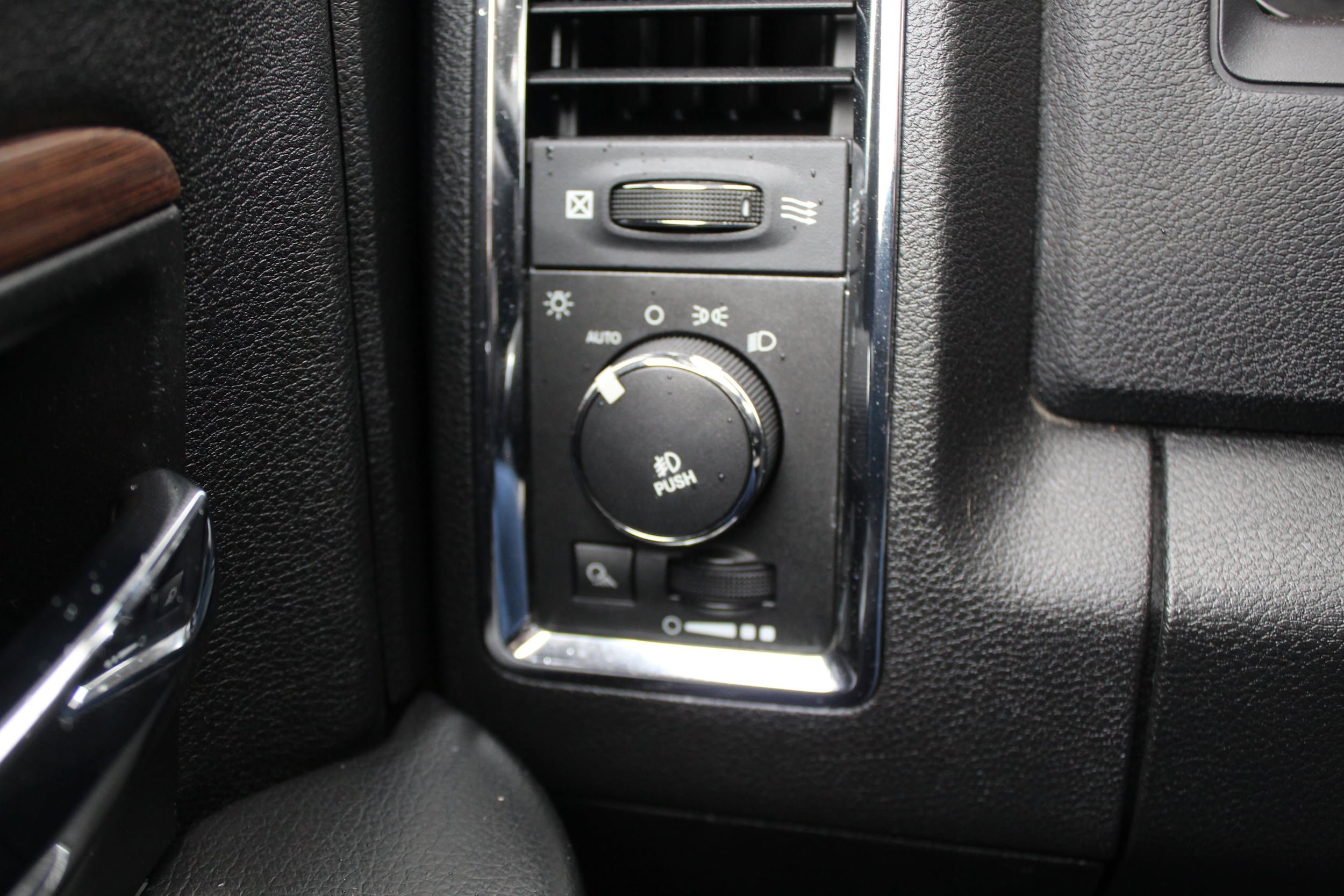 Used 2013 RAM 1500 Laramie w/ Convenience Group AWD/4WD image 30