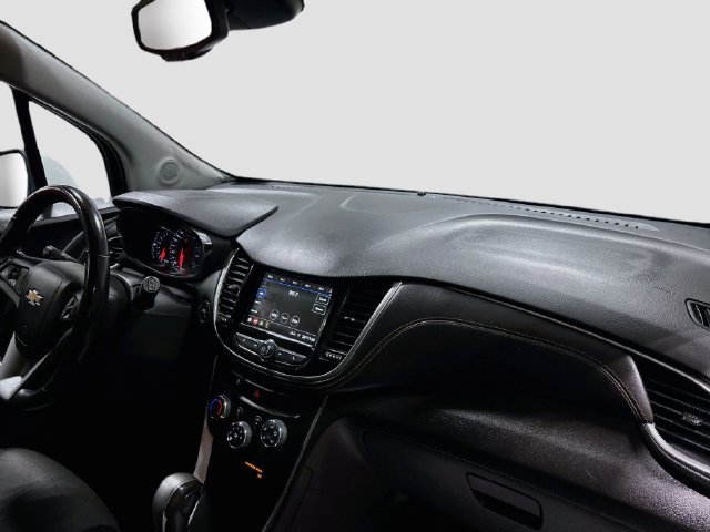 Used 2019 Chevrolet Trax LT w/ LT Convenience Package AWD/4WD image 24