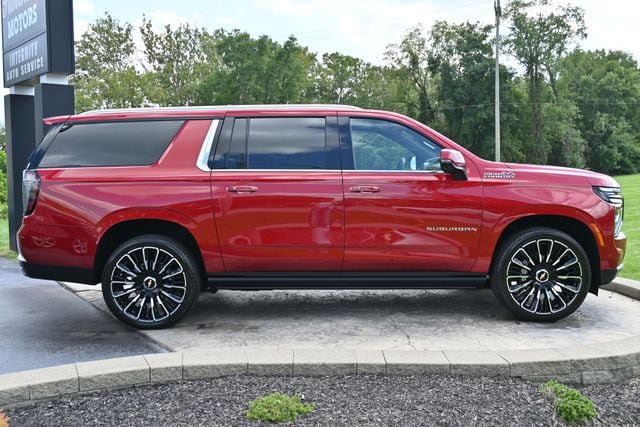Used 2026 Chevrolet Suburban High Country AWD/4WD image 4