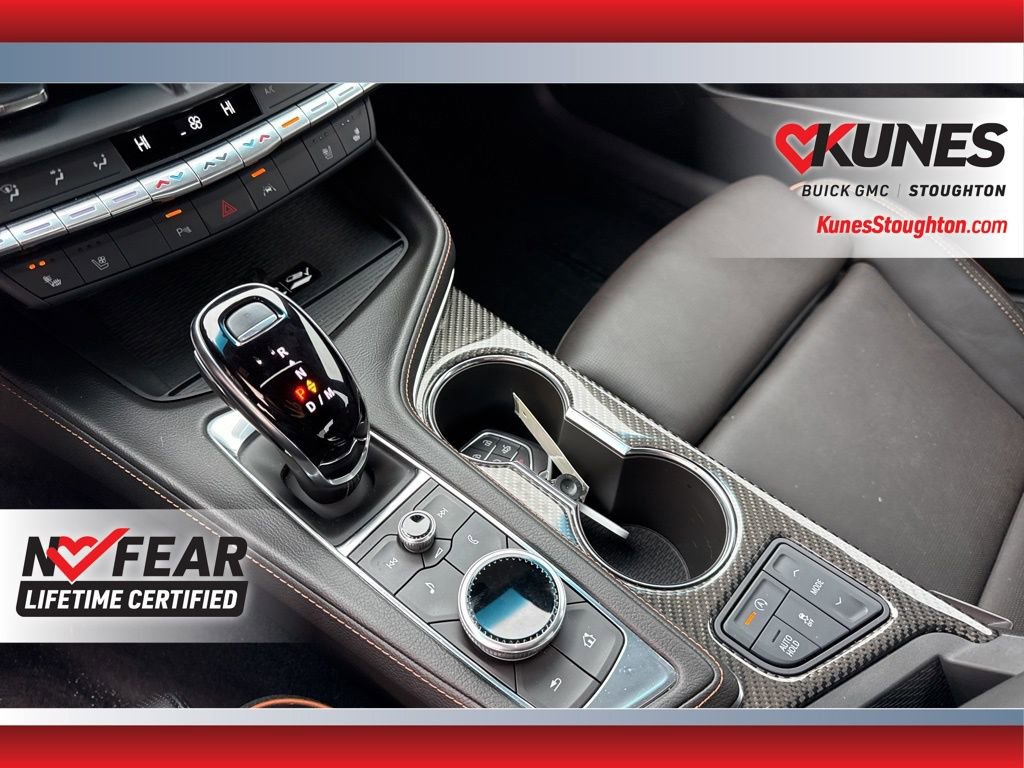 Used 2025 Cadillac CT4 V image 32