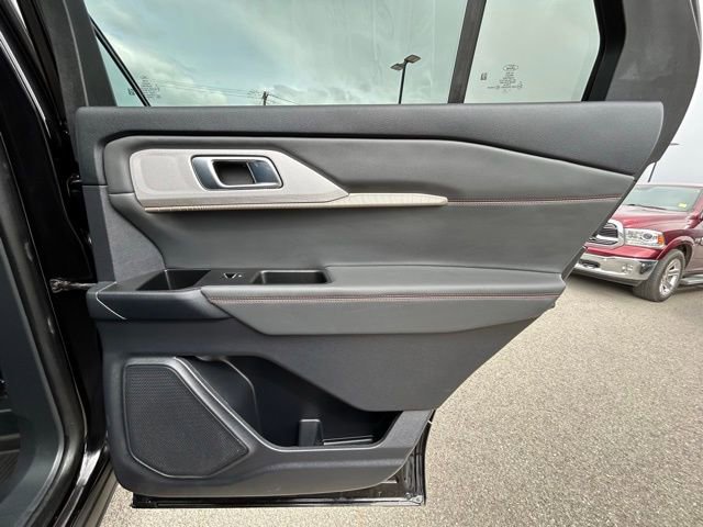 Used 2025 Ford Explorer Active w/ Active Comfort Package AWD/4WD image 42