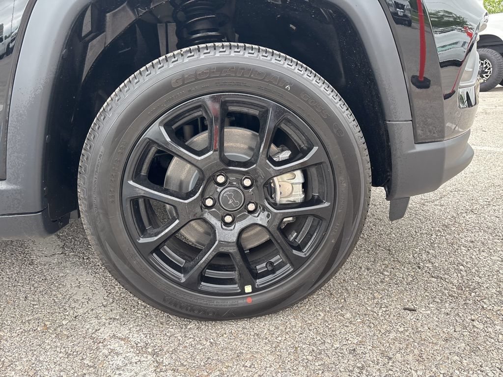 New 2026 Jeep Compass Latitude AWD/4WD image 3