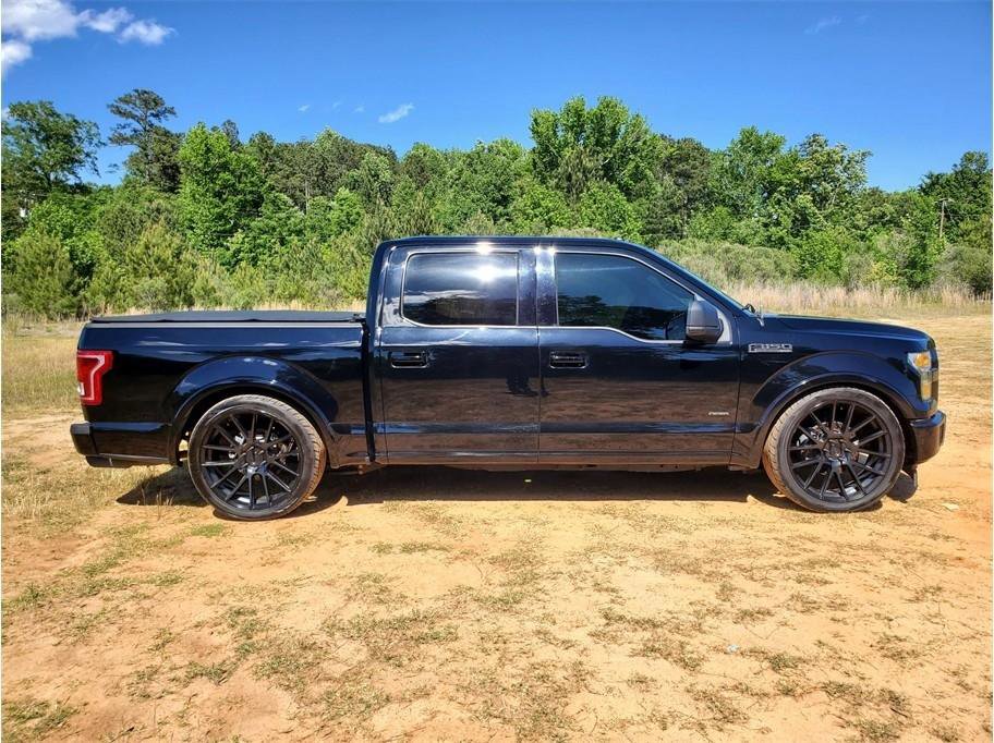 Used 2017 Ford F150 XLT w/ Equipment Group 302A Luxury RWD image 13