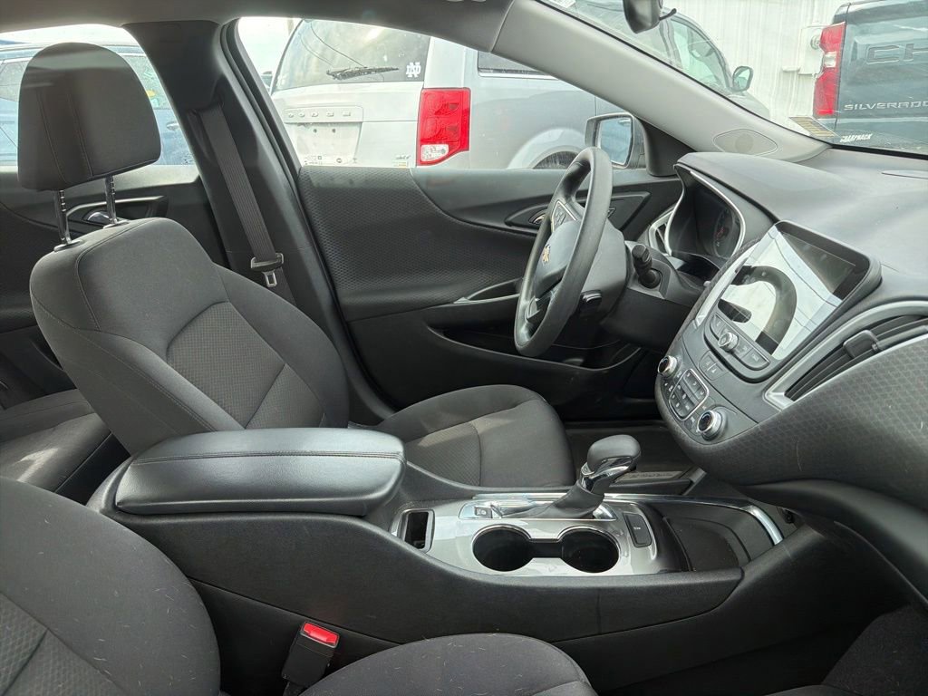 Used 2023 Chevrolet Malibu LT w/ LPO, Floor Liner Package FWD image 8