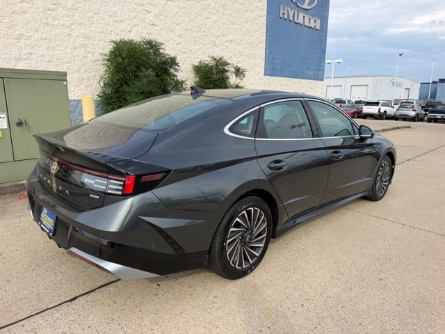New 2026 Hyundai Sonata Limited FWD image 3