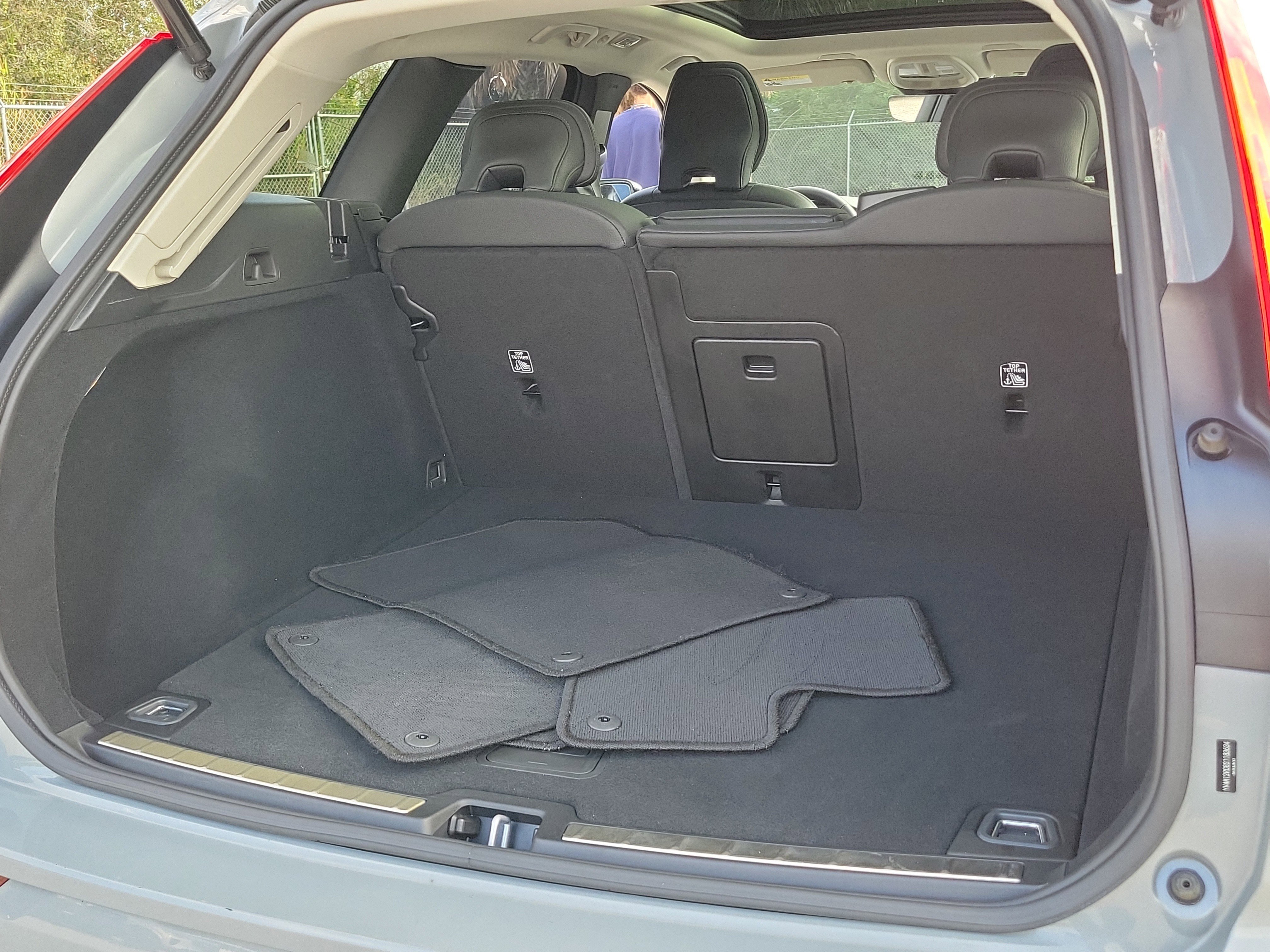 Used 2025 Volvo XC60 B5 Plus image 29