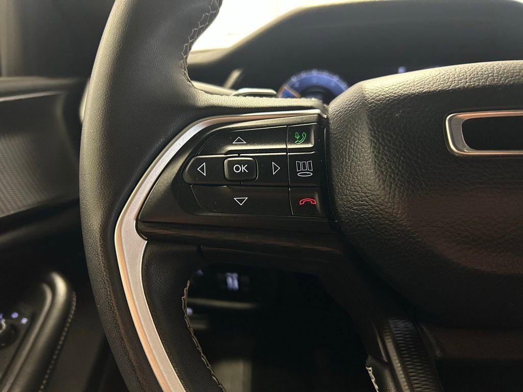 Used 2024 Jeep Grand Cherokee Altitude image 10