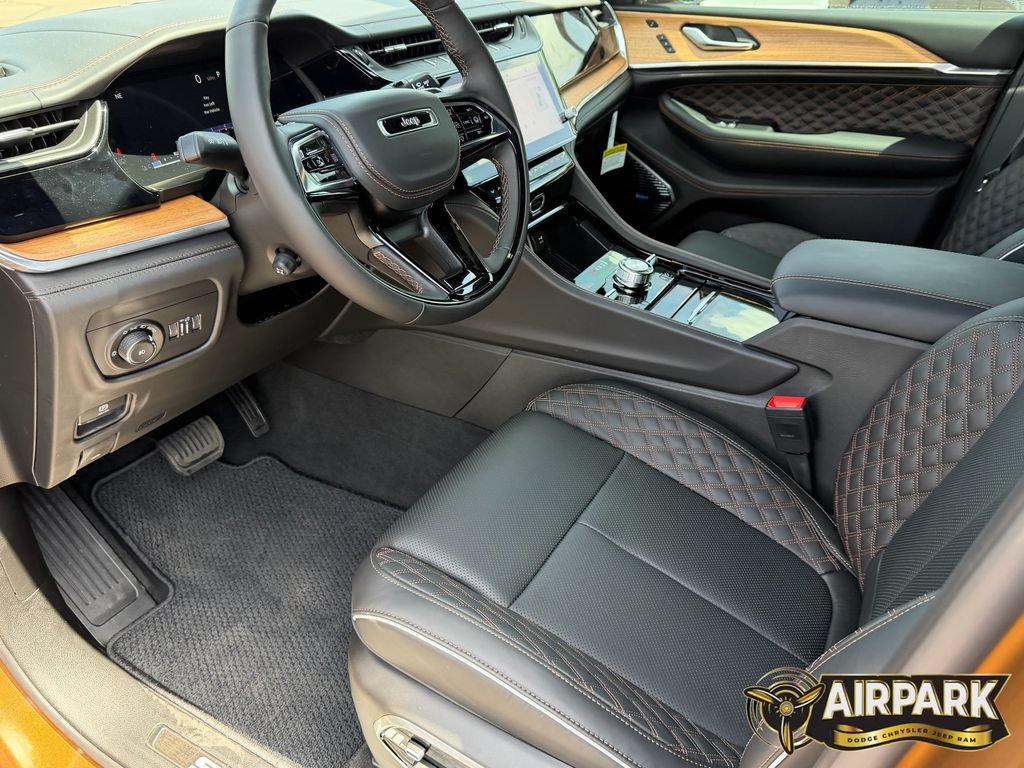 New 2026 Jeep Grand Cherokee Summit w/ Obsidian Package AWD/4WD image 17
