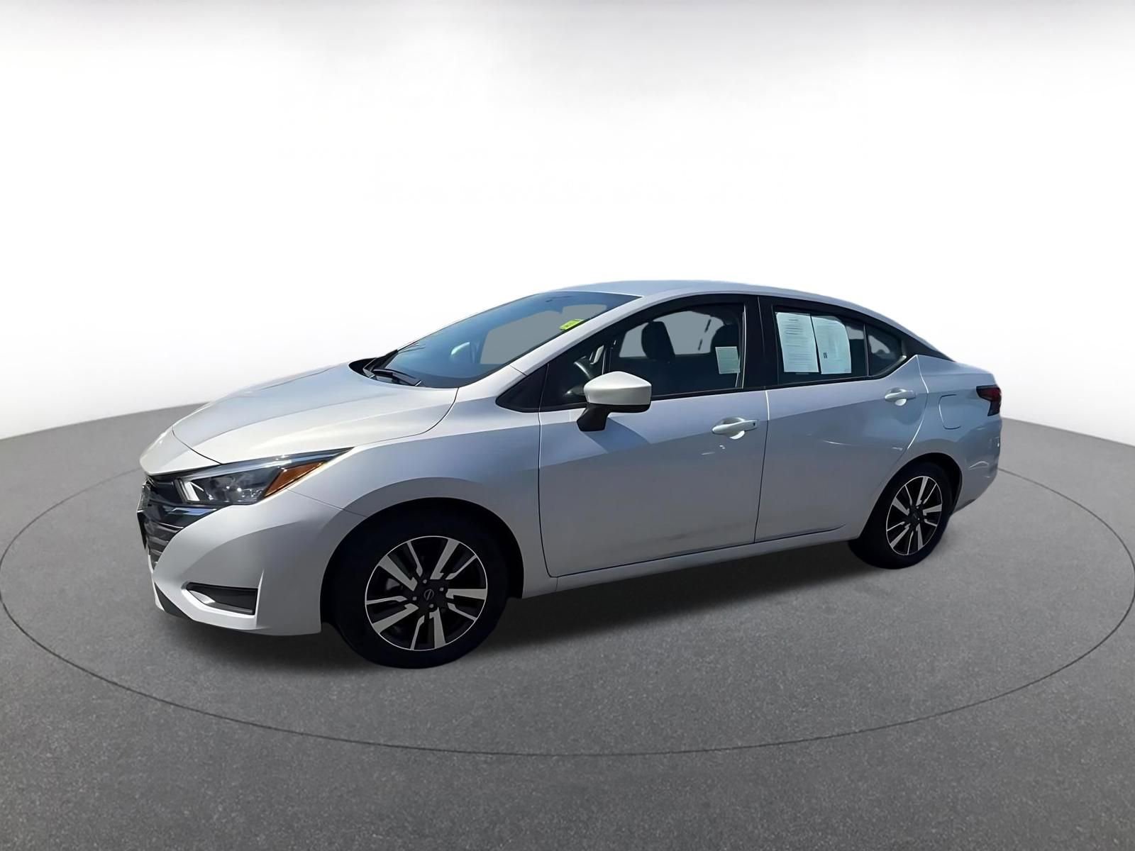 Used 2025 Nissan Versa SV image 8