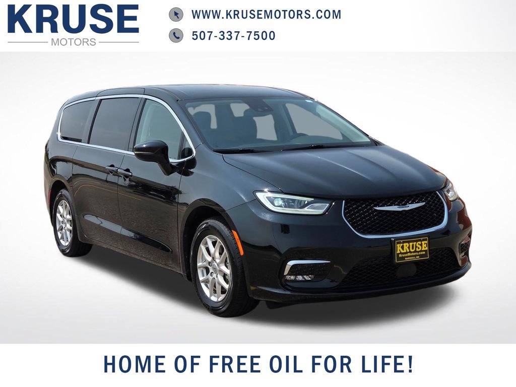 Used 2024 Chrysler Pacifica Touring-L