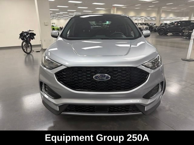 Used 2022 Ford Edge ST-Line w/ Class II Trailer Tow Package AWD/4WD image 2