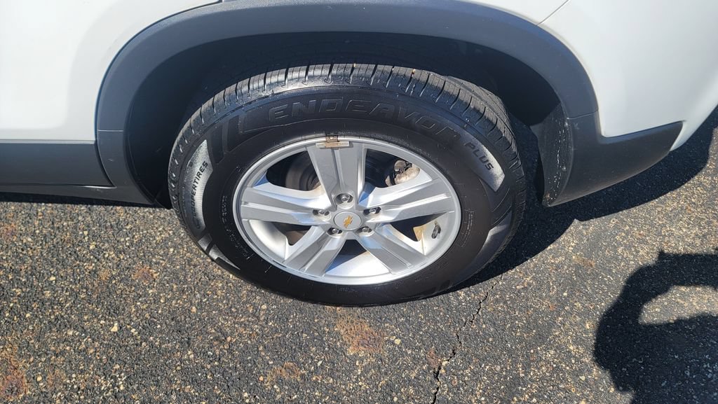 Used 2019 Chevrolet Trax LT w/ LT Convenience Package AWD/4WD image 8