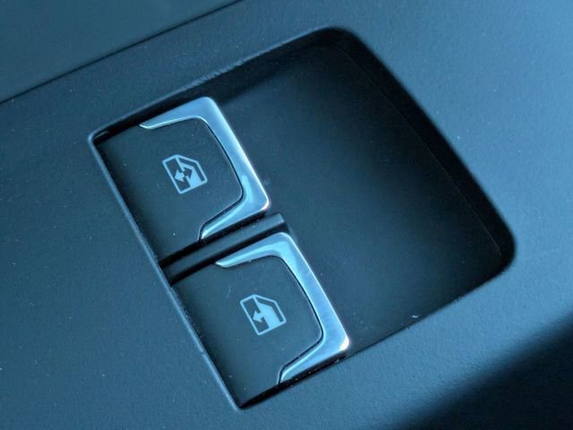 Used 2015 Chevrolet Corvette Z06 w/ 3LZ Preferred Equipment Group image 23