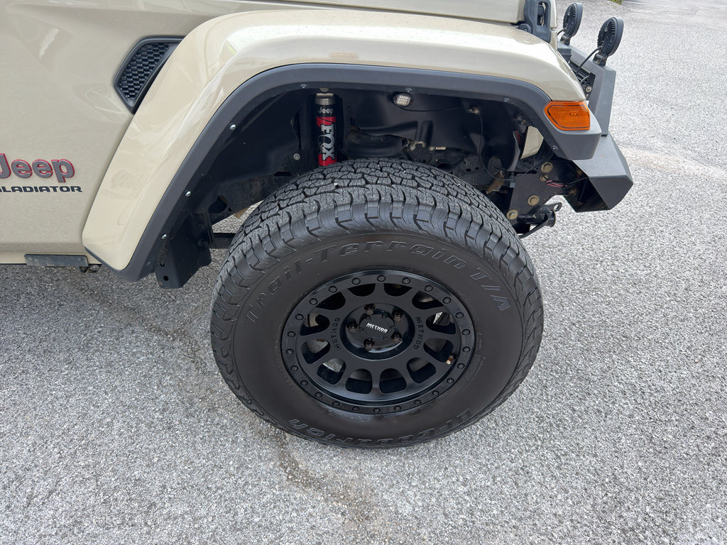 Used 2022 Jeep Gladiator Rubicon w/ LED Lighting Group AWD/4WD image 10