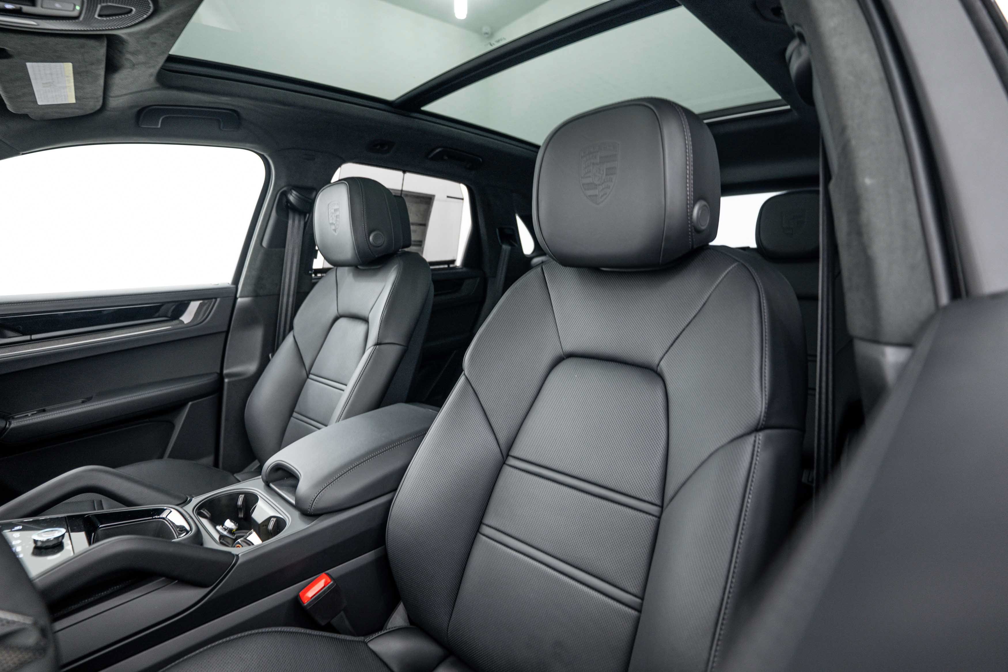 New 2026 Porsche Cayenne GTS AWD/4WD image 21