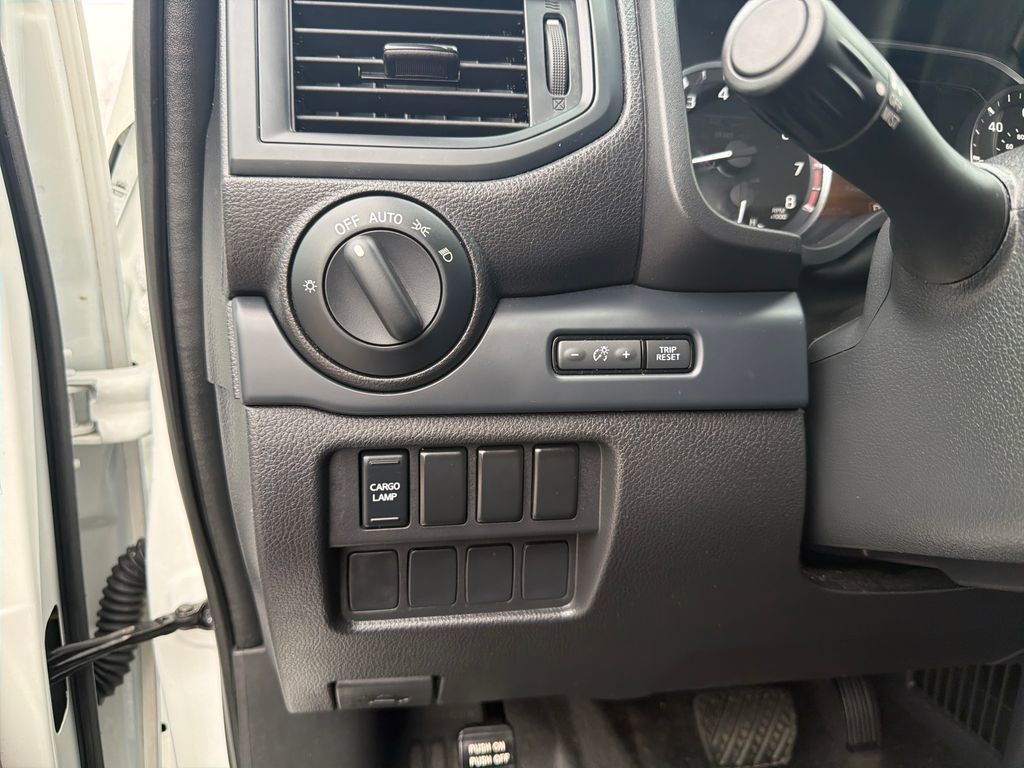 Used 2022 Nissan Titan S image 24