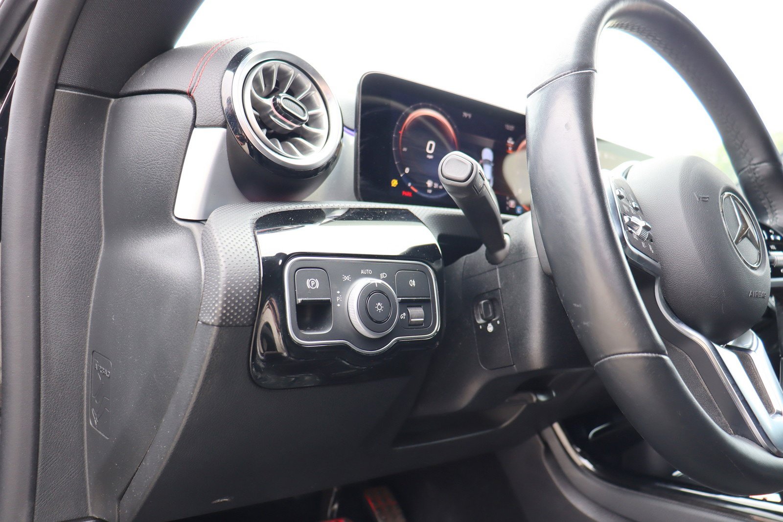 Used 2023 Mercedes-Benz CLA 250 4MATIC w/ AMG Line image 28