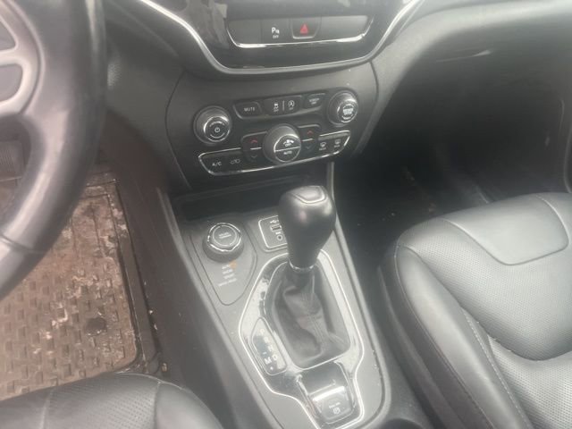 Used 2020 Jeep Cherokee Limited image 16