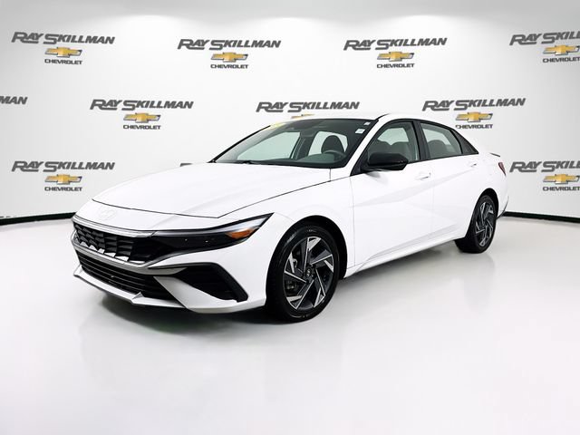 Used 2025 Hyundai Elantra Sport w/ Cargo Package FWD image 3