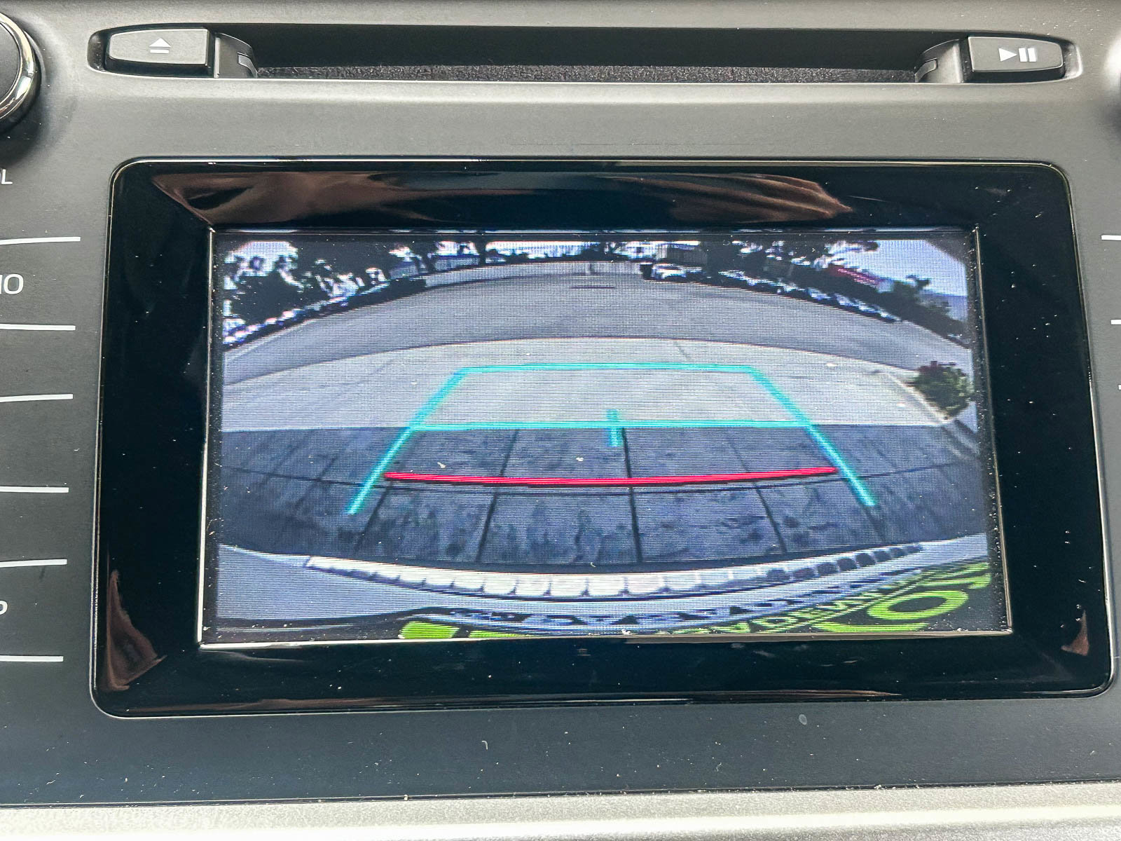 Used 2019 Toyota Highlander LE w/ Carpet Mat Package (TMS) image 20