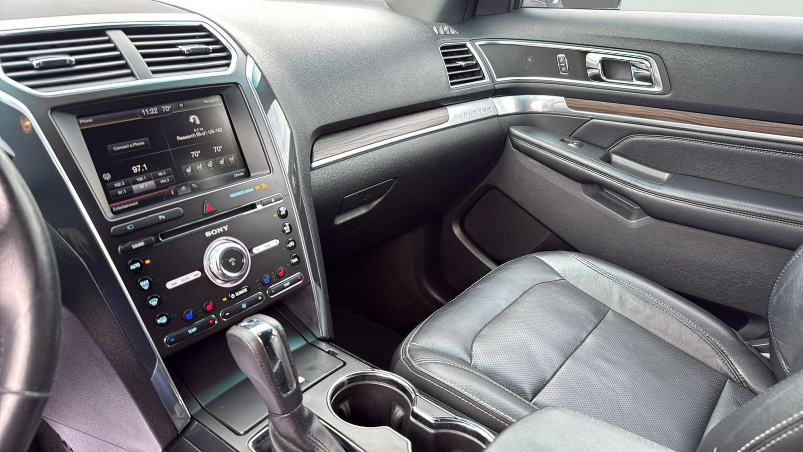 Used 2016 Ford Explorer Limited image 20