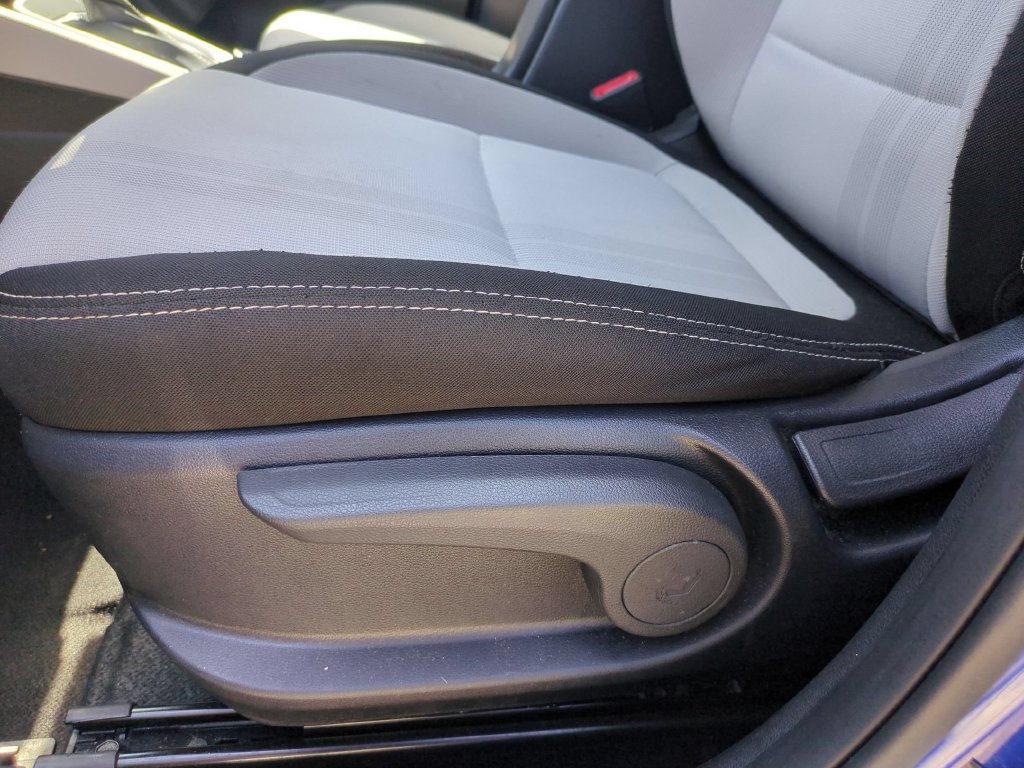 Used 2025 Hyundai Venue SEL FWD image 14