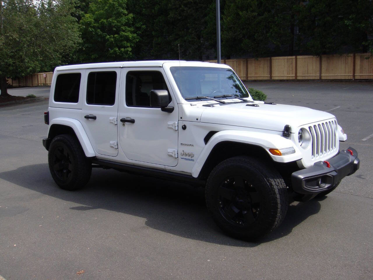 Used 2022 Jeep Wrangler Unlimited Sahara w/ Cold Weather Group image 7
