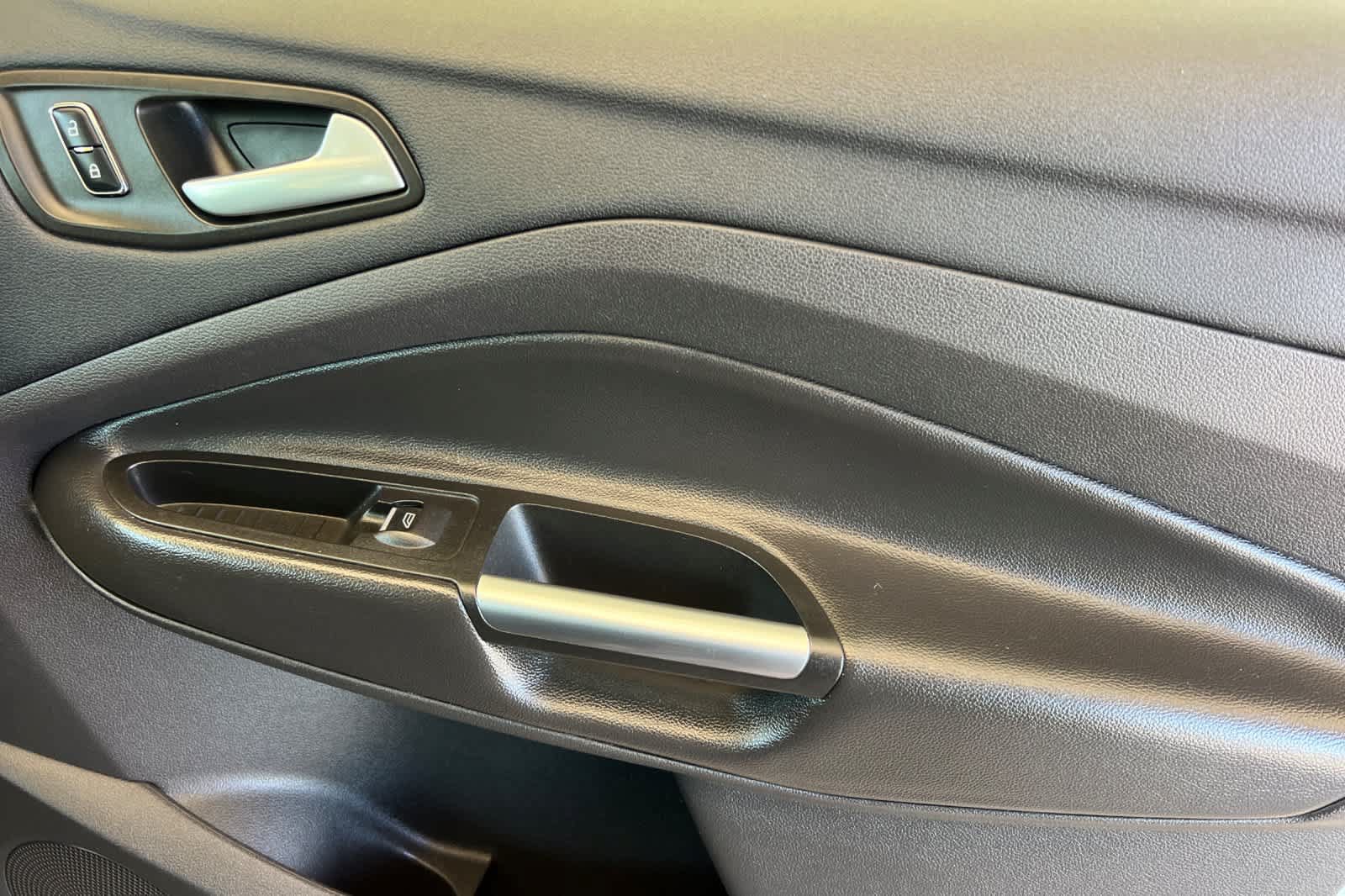 Used 2015 Ford C-MAX SE FWD image 19